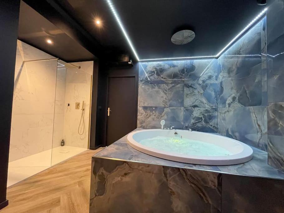 Myinsolite-L'Onyx โวแวร์ ภายนอก รูปภาพ